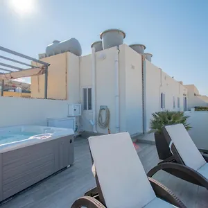 Apartment Kernice Penthouse With Sea And Country Views Of, Xghajra